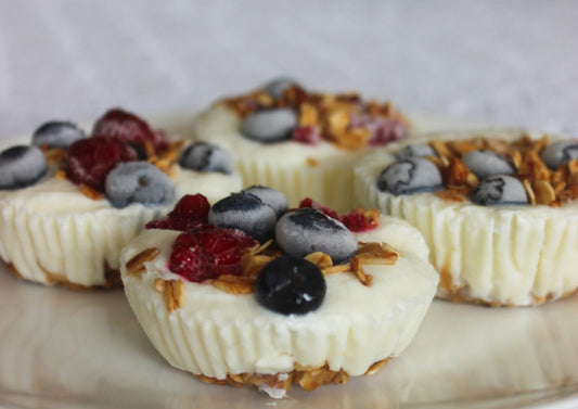 ¡Desayuno Saludable! Cupcakes helados de granola y yogurt griego